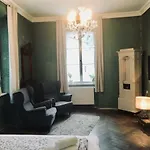 Art &